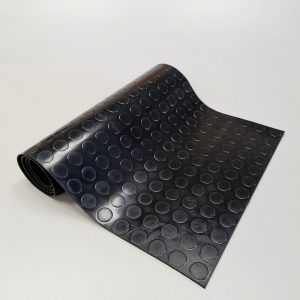 Automotive rubber mat with circle pattern